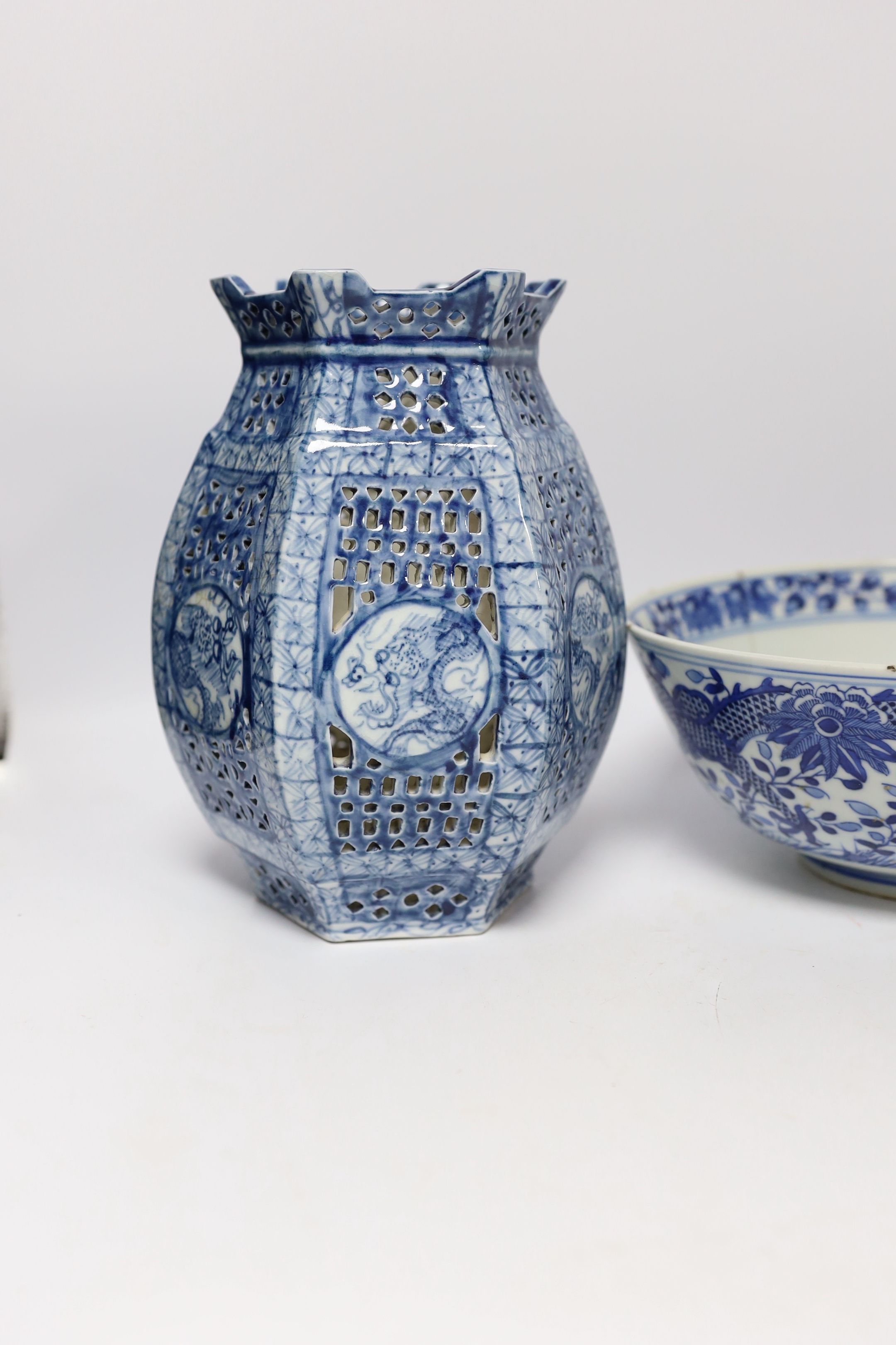 Four pieces of Chinese blue and white porcelain including a 19th century ‘dragon’ bowl, tallest 19.5cm